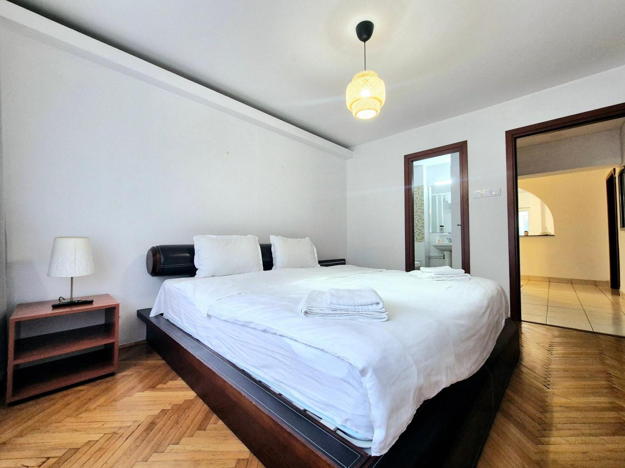Tranquil Unirii Residence - Elegant & Spacious Living With Parking Steps From Parliament Bucareste Exterior foto