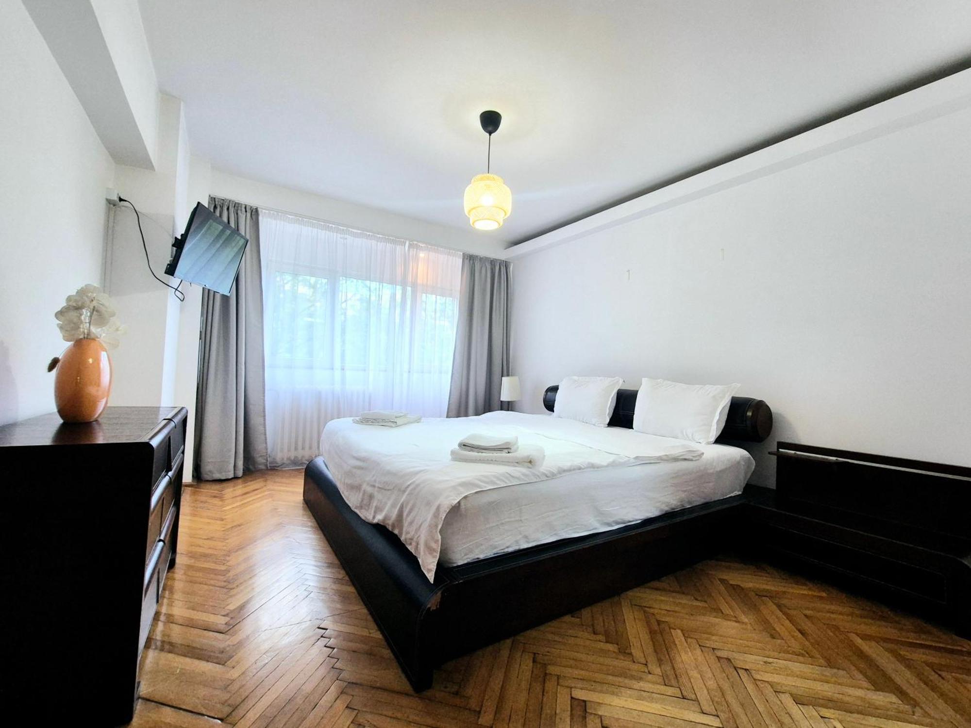 Tranquil Unirii Residence - Elegant & Spacious Living With Parking Steps From Parliament Bucareste Exterior foto
