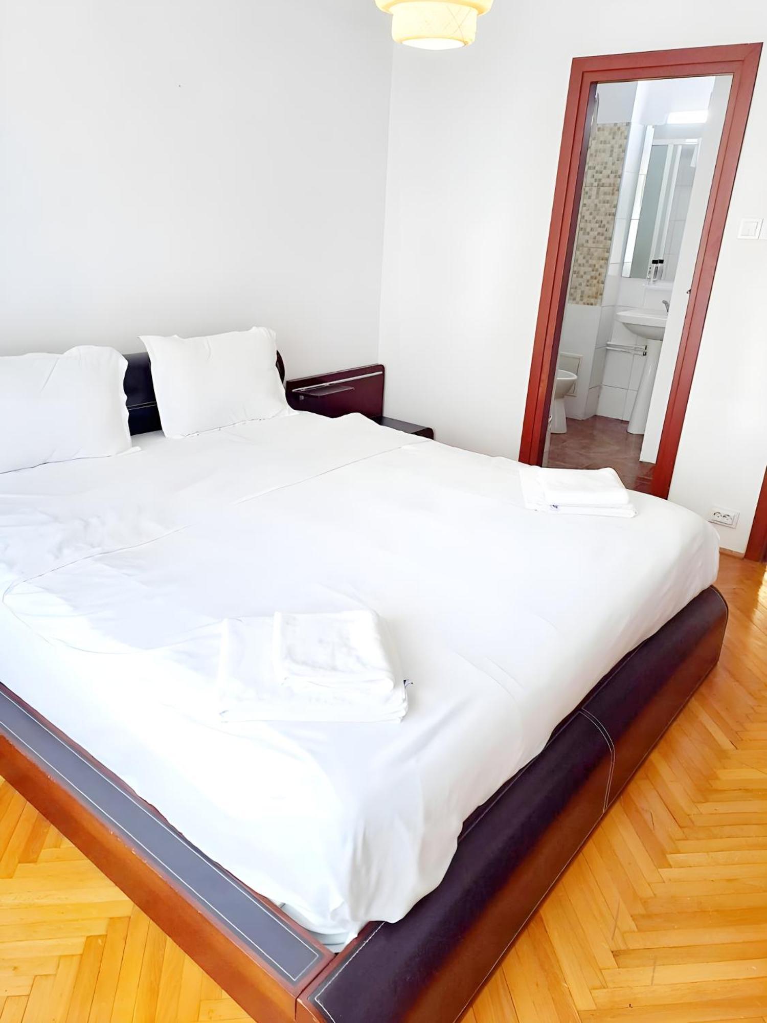 Tranquil Unirii Residence - Elegant & Spacious Living With Parking Steps From Parliament Bucareste Exterior foto